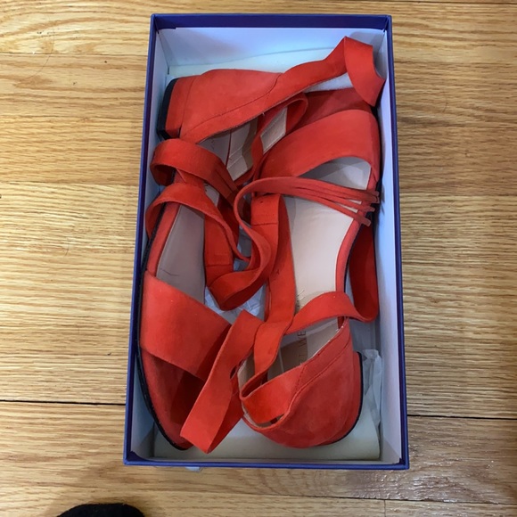 Stuart Weitzman Corbata Pimento suede 9M - Picture 3 of 7